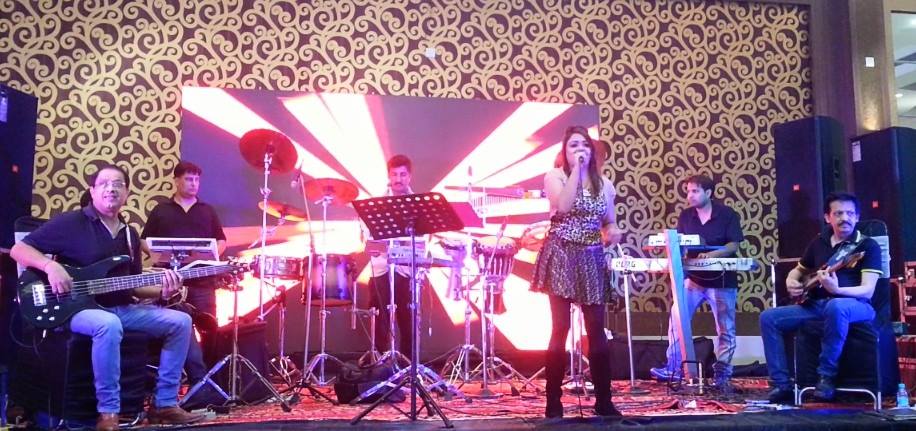 famous jazz singer pune